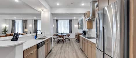Four Ă micro-ondes, un four, surface de cuisson, lave-vaisselle