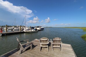 Marina - Sunset Corner ~ Surrounding river views (Folly Beach)