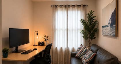 Cozy Modern Condo Near DC & Dulles