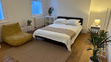 4 bedrooms, iron/ironing board, free WiFi, bed sheets