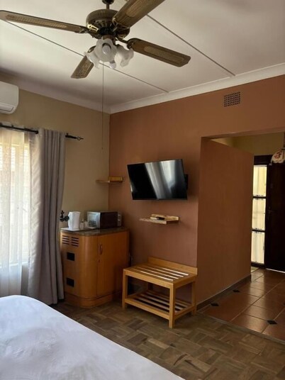 Laroza Guest House