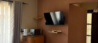 Laroza Guest House