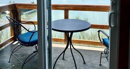 Waterfront Retreat on the Creek!!
