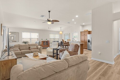 3/2 Pet Friendly Courtyard Villa
