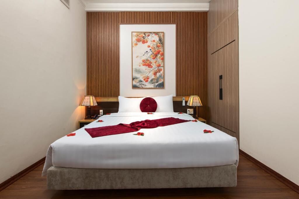 In-room safe, desk, soundproofing, free WiFi