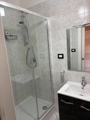 Bathroom - Vrbo Property (Fiumenaro)
