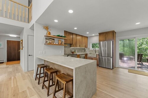 Moss`s Muse: A Modern Retreat