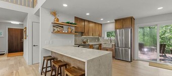Moss`s Muse: A Modern Retreat