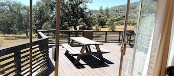 3-bedroom house in peaceful Sierras on 4.5 acres along road to Bass Lake