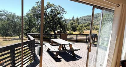 3-bedroom house in peaceful Sierras on 4.5 acres along road to Bass Lake