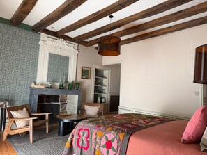Room - Vrbo Property (Chinon)