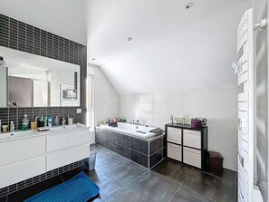 Bathroom - House with private pool and garden in Gougenheim (Gougenheim)