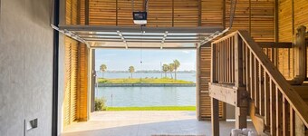 Lakefront Retreat Near NASA Space Center & Kemah Boardwalk - 3 Bedroom 3 Bath