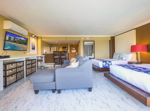 @ Marbella Lane Oceanview Horizon Escape Studio