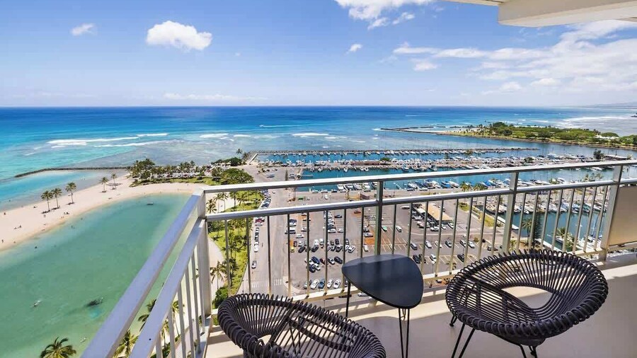@ Marbella Lane - Luxe 2BR w/ Panoramic Ocean View