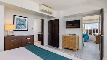Apartamento, de frente para a praia (2 Bedrooms) | 2 quartos, escrivaninha, espaço de trabalho para notebook