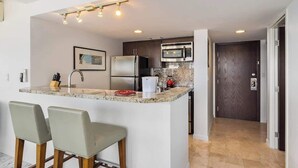 Unclassified image, 3 of 26, button - @ Marbella Lane - Luxe 2BR w/ Panoramic Ocean View (Honolulu)