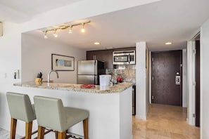 Unclassified image, 4 of 26, button - @ Marbella Lane - Luxe 2BR w/ Panoramic Ocean View (Honolulu)