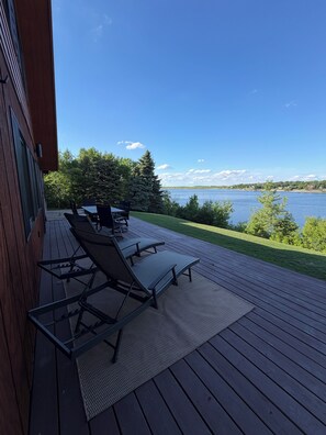 Outdoor dining - Family & Fishing Cabin on the Jamestown Reservoir (Jamestown)