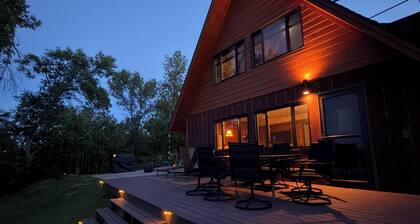 Year-round Lakefront Cabin + Outdoor Sauna + Smokeless Fire Pit