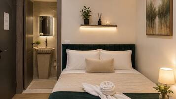 Single Room | In-room safe, desk, soundproofing, free WiFi