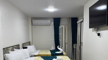 Single Room | In-room safe, desk, soundproofing, free WiFi