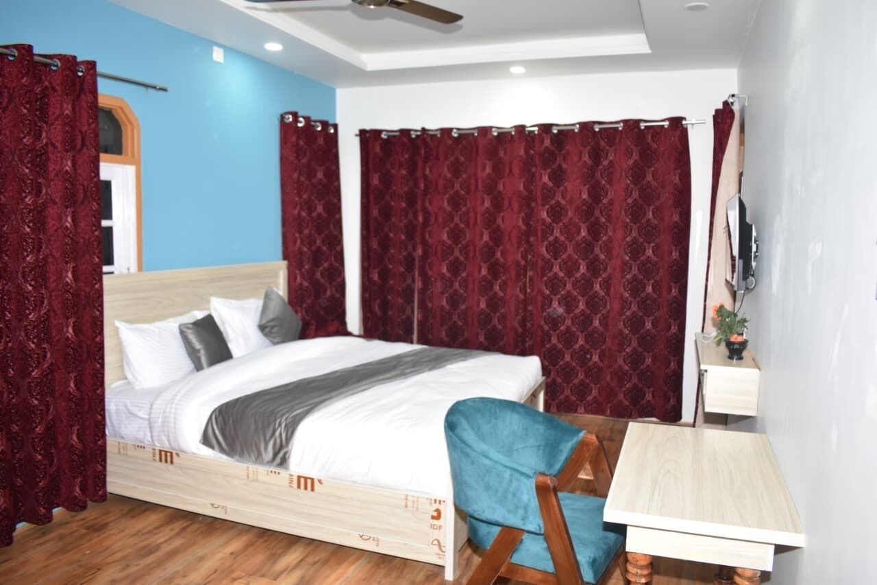 Double Room, Garden View | Desk, laptop workspace, iron/ironing board, free WiFi