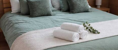 2 bedrooms, WiFi, bed sheets