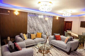 Apartment, Balcony, City View | Ruang tamu