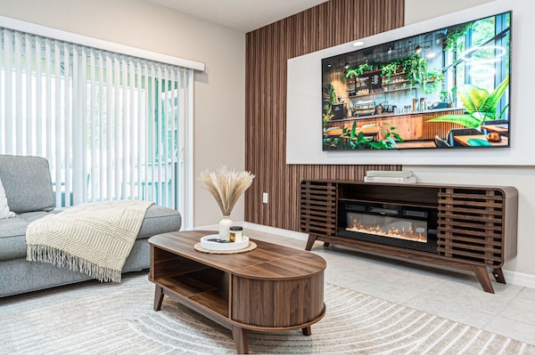 Smart-TV, Kamin, Videospiele, Tischfußball