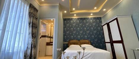 Luxury Double Room, Garden View | Laptop workspace, free WiFi