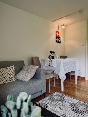 Double Room, Garden View | Free WiFi