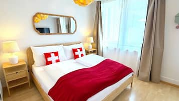 Desk, WiFi, bed sheets