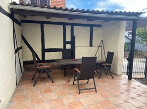 Outdoor dining - Vrbo Property (Hofgeismar)
