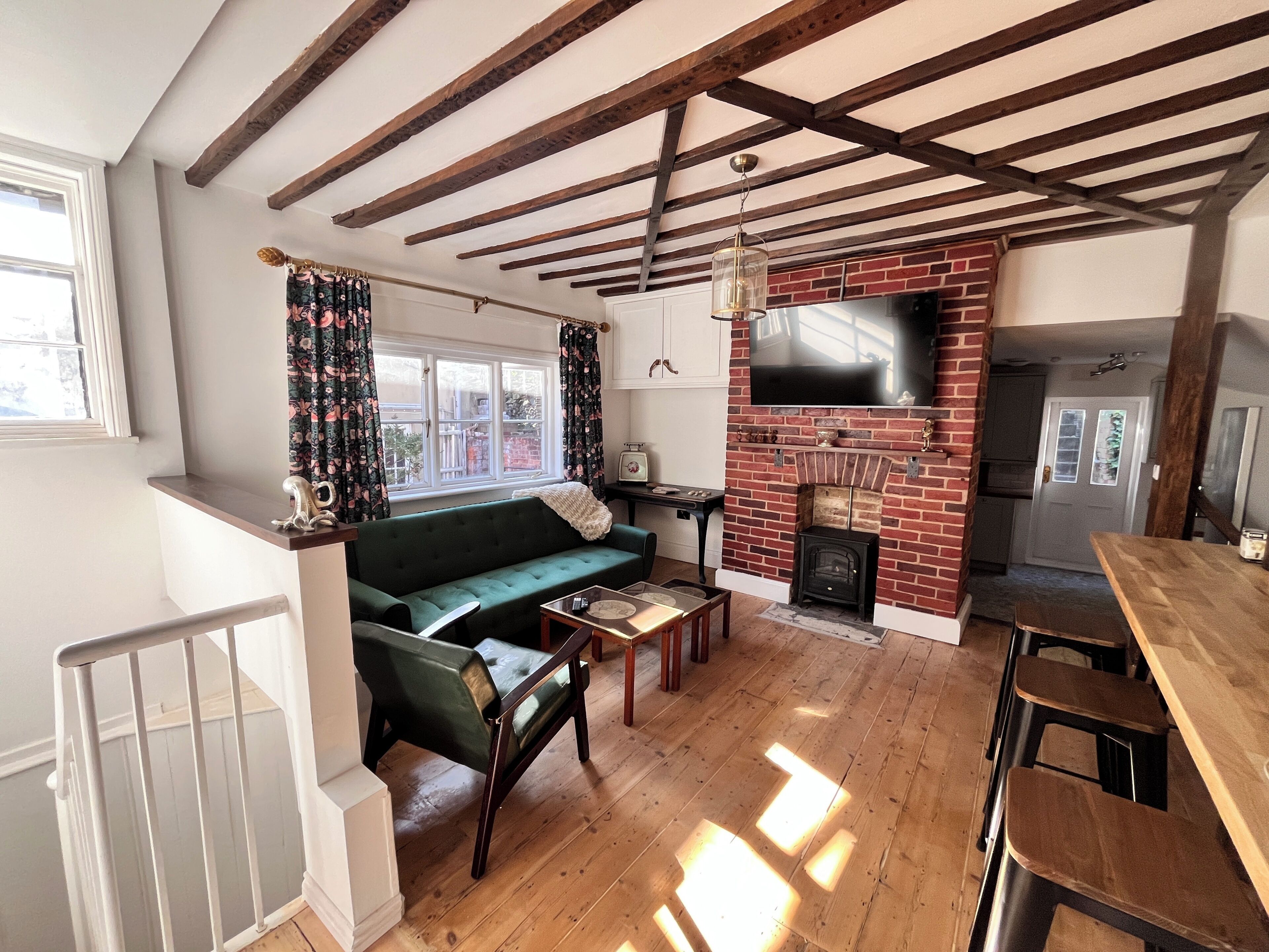 George St Oasis - Historic Charm Meets Modern Luxury, With Garden Dog Friendly - Hastings Beach