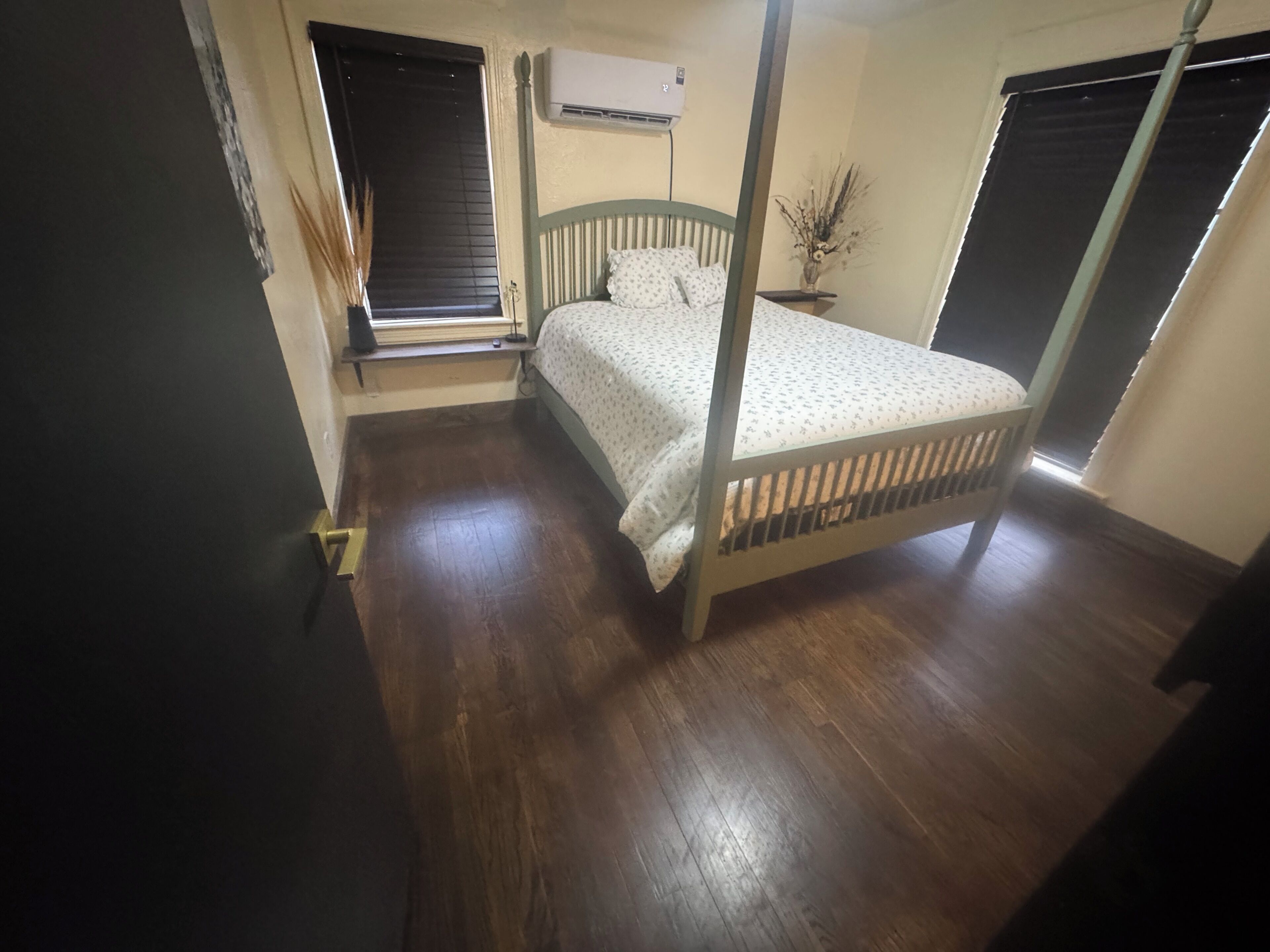 2 quartos, escrivaninha, Wi-Fi (sobretaxa), roupa de cama