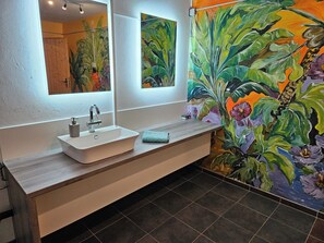 Bathroom - Vrbo Property (Vilsheim)