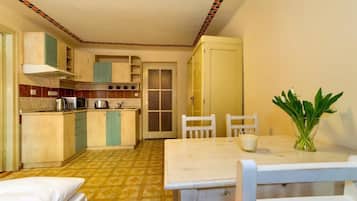 Apartemen, pemandangan kota | Tempat makan