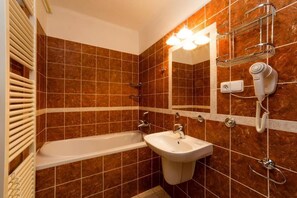 Departamento, vista a la ciudad | Baño