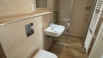 Apartment, City View | Bathroom