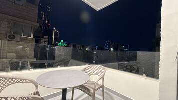 Huoneisto, 1 makuuhuone, esteetön, tupakointi sallittu | Parveke