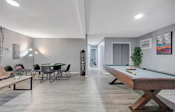 Spielezimmer