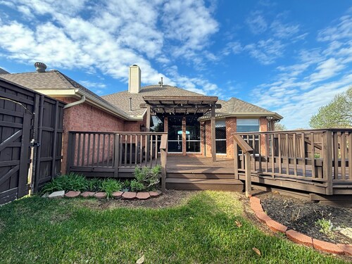 Private Garden Retreat in Frisco TX - 3 bedroom and 2 full baths