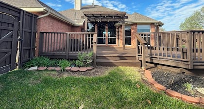 Private Garden Retreat in Frisco TX - 3 bedroom and 2 full baths