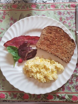 Free daily cooked-to-order breakfast  - Allegheny Street Bed & Breakfast  (Hollidaysburg)
