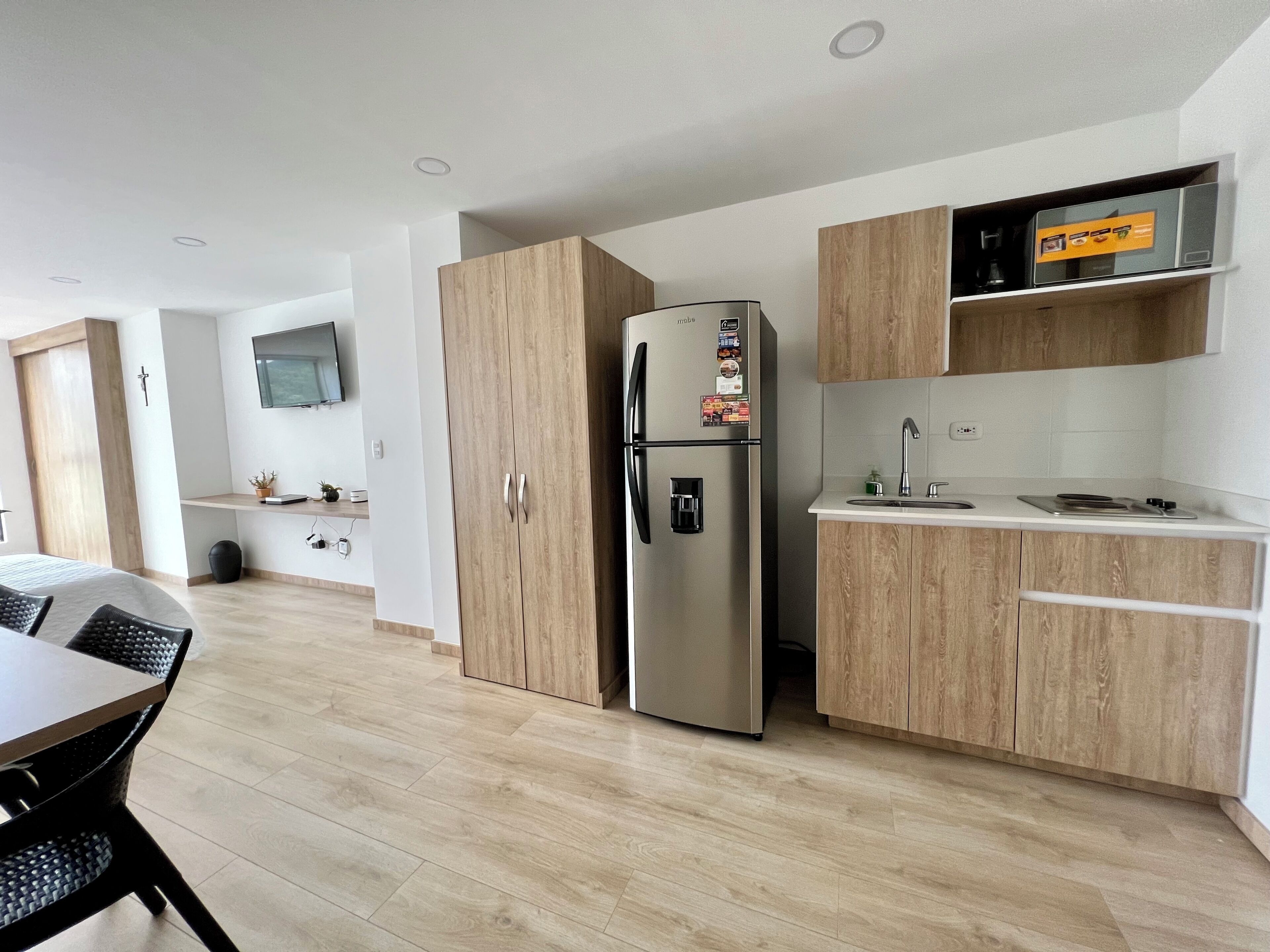 Apartamento standard | Cozinha privada | Fogão, talheres/pratos/utensílios de cozinha