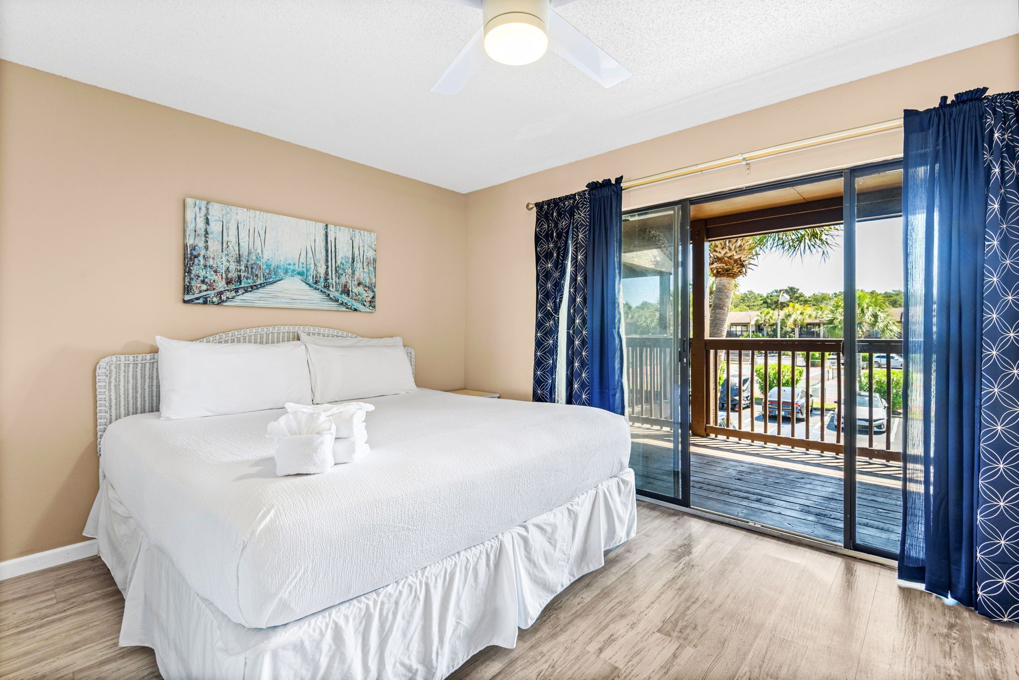 2 bedrooms, individually decorated, individually furnished