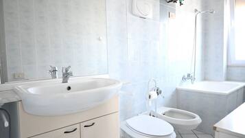Bidet, toallas