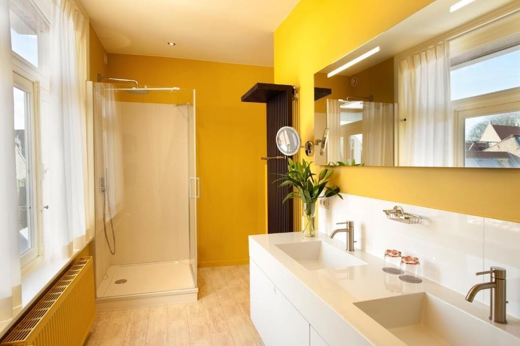 Deluxe Twin kamer | Badkamer | Pantoffels