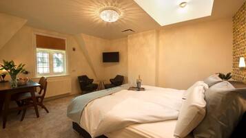 Deluxe Twin kamer, uitzicht op de stad | Een kluis op de kamer, geluiddichte muren, gratis wifi